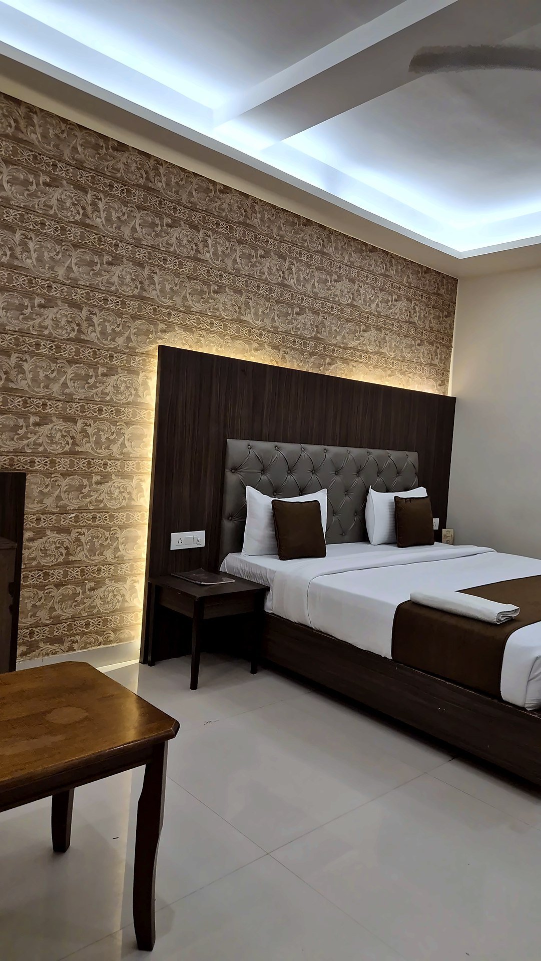 Comfortable Stay - Hotel Delite Grand, Jabalpur