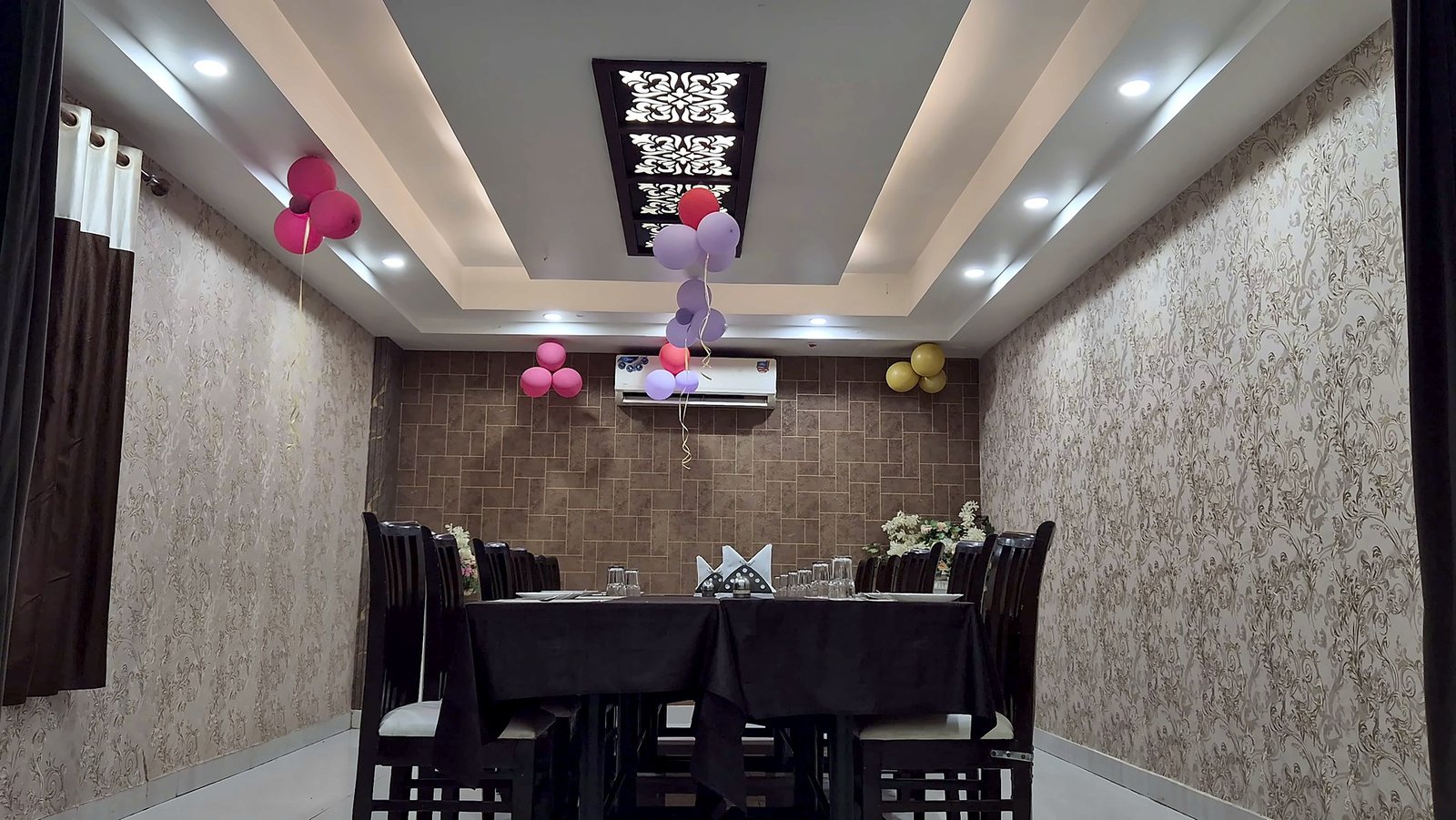 Hotel Delite Grand Jabalpur - Dining